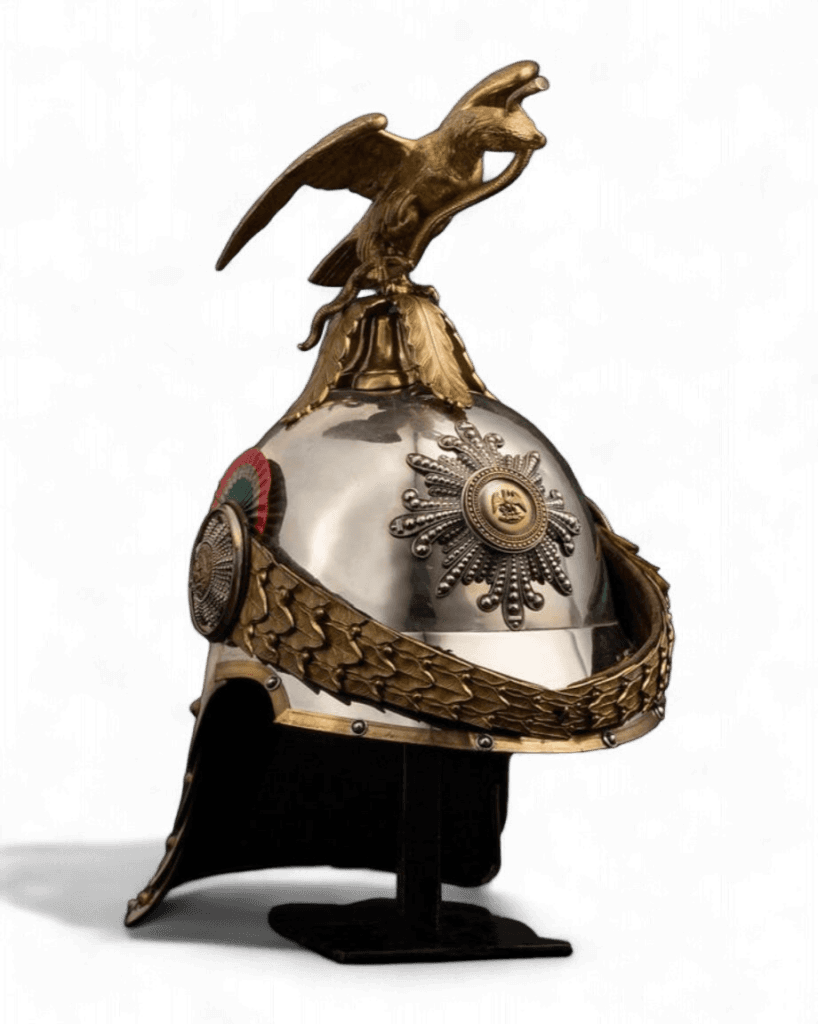 Casque d'officier à pointe avec aigle en laiton